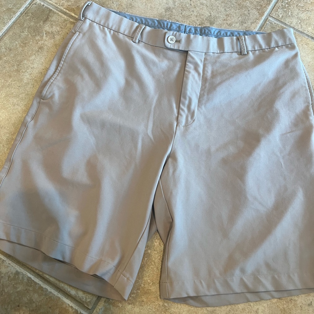 Peter Millar khaki short size 34